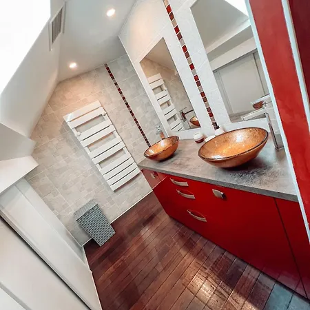 Дом отдыха Duplex, Hyper-central - Piscine Privee - Garage *