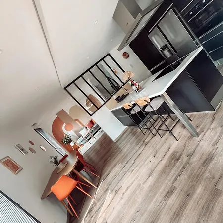 Дом отдыха Duplex, Hyper-central - Piscine Privee - Garage *