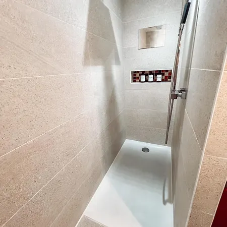 Duplex, Hyper-central - Piscine Privée - Garage