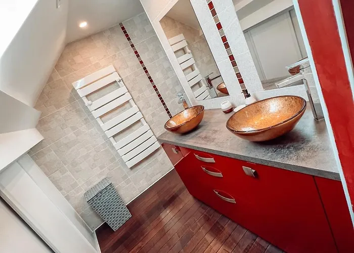 Feriehus Duplex, Hyper-central - Piscine Privee - Garage *