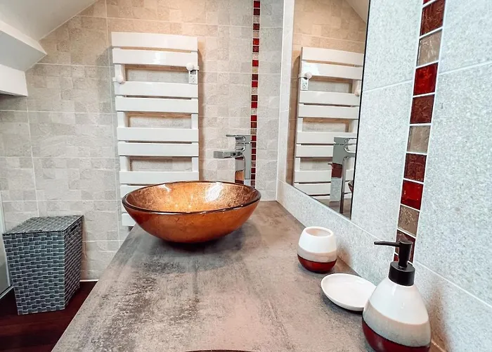 Feriehus Duplex, Hyper-central - Piscine Privee - Garage