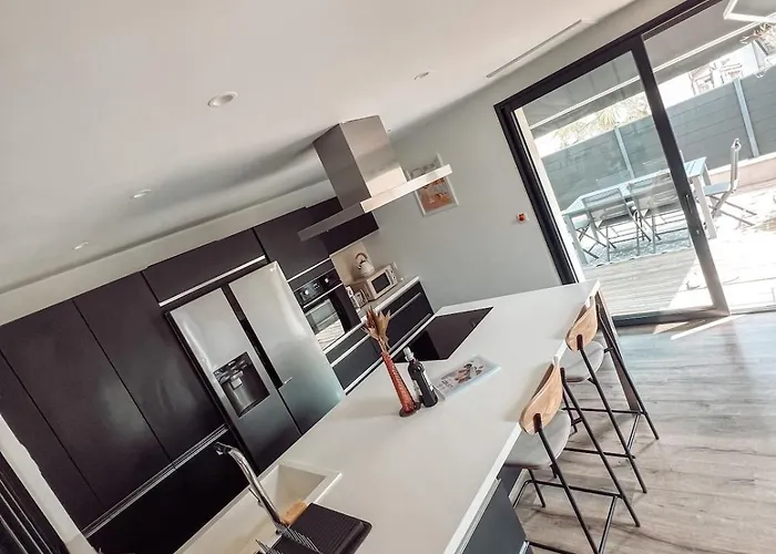 Feriehus Duplex, Hyper-central - Piscine Privee - Garage Bergerac